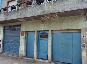 Depósito , Tres de Febrero · Depósito de 175 m² en Venta con Cochera y Patio - José Ingenieros