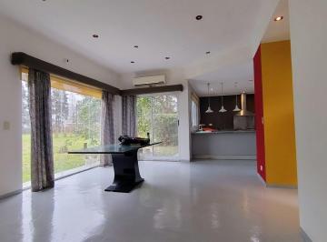Casa · 160m² · 4 Ambientes · 2 Cocheras · Venta Casa Moderna Barrio Cerrado Las Fuentes