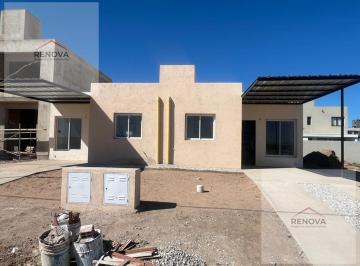 Casa · 72m² · 4 Ambientes · 1 Cochera · Dúplex de Dos Dorm. con Amplias Ventanas y Ambientes Muy Luminoso!