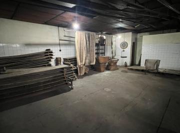 Local comercial · 190m² · Galpón