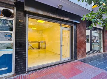 Local comercial · 55m² · 3 Ambientes · Venta - Local a La Calle en Importante Zona Comercial