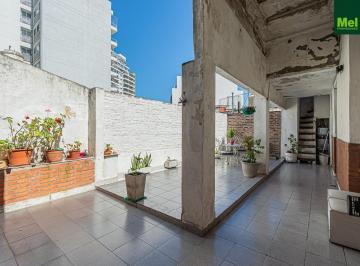 Local comercial · 260m² · 5 Ambientes · Oficinas en Punto Estratégico Sobre Av Triunvirato