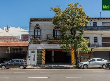 Local comercial · 260m² · 5 Ambientes · Oficinas en Punto Estratégico Sobre Av Triunvirato