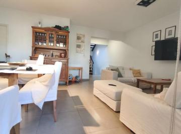 Casa · 165m² · 9 Ambientes · 2 Cocheras · Duplex en Venta 3 Dorm Claros del Bosque
