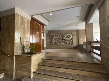 Departamento de 5 ambientes, La Plata · Departamento de 3 Dorm. + Cochera Edificio con Vigilancia24hs