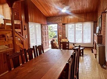Casa · 250m² · 7 Ambientes · Casa en Ostende en Venta