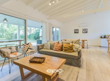 Casa · 158m² · 4 Ambientes · 1 Cochera · Casa en Venta Costa Esmeralda Golf con Pileta