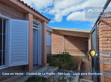 Casa de 3 ambientes, La Punta · Casa en Venta en La Punta, con Cochera y Parrilla