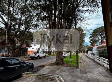 Departamento de 2 ambientes, · Departamento con Balcón Al Frente