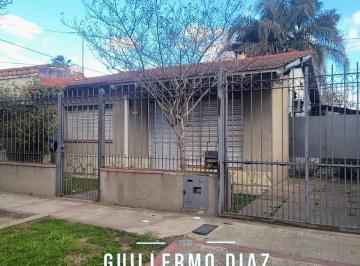 Casa · 75m² · 3 Ambientes · 1 Cochera · Casa en Alquiler