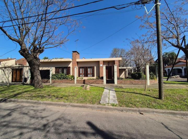 Casa · 130m² · 5 Ambientes · 1 Cochera