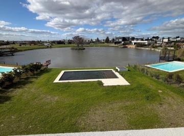 Casa de 5 ambientes, Presidente Perón · Casa 5 Ambientes con Vista a Laguna, Piscina y 837 m² de Lote | La Alameda Canning