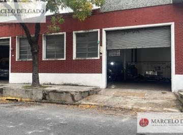 Bodega-Galpón · 330m² · Galpon - Local de 330 m². / Taller de Uso Comercial en Barracas - Venta