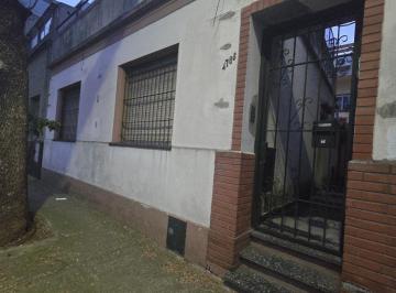 PH de 3 ambientes, Villa Devoto · Venta PH 3 Ambientes Al Frente con Patio y Terraza a Refaccionar
