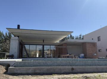 Casa · 270m² · 5 Ambientes · Casa a Estrenar con Salida Directa Al Río Luján | Barrio Náutico San Juan – Villanueva