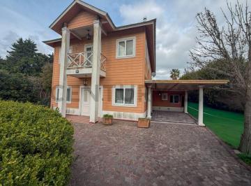 Casa · 170m² · 5 Ambientes · 4 Cocheras · Venta Casa Boca Ratón, con Pileta Clim, Financiado