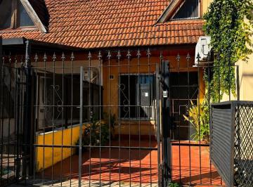 Casa · 45m² · 4 Ambientes · 1 Cochera · Venta Casa Tipo Dúplex con Cochera en Lomas del Mirador