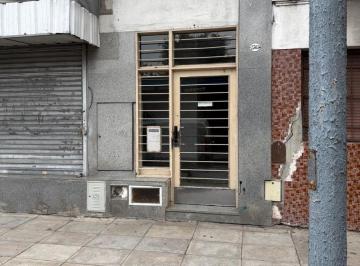 Departamento de 2 ambientes, Pompeya · Dos Ambientes Al Contrafente Primer Piso X Escalera.