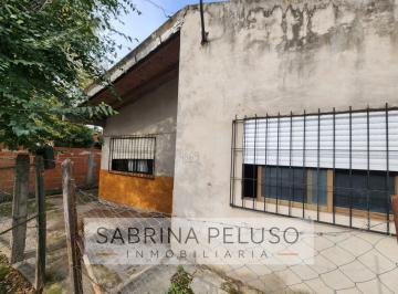Casa · 110m² · 5 Ambientes · 2 Cocheras · Casa a La Venta en Moreno