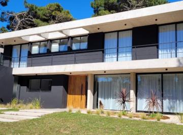 Casa · 260m² · 5 Ambientes · Casa Venta y Alquiler Pinamar Pionero