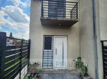 Casa · 40m² · 2 Ambientes · 1 Cochera · PH en Parque San Martin