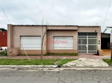 Casa · 120m² · 3 Ambientes · 1 Cochera · Casa en Calle 12 de Octubre, Cañuelas