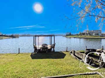 Casa · 140m² · 4 Ambientes · 2 Cocheras · Reservada Casa en Venta a La Laguna San Sebastian