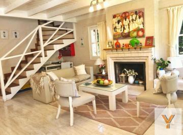 Casa · 150m² · 4 Ambientes · Casa en Alquiler - 3 Dorm. 3 Baños - 450 m - Mar del Plata