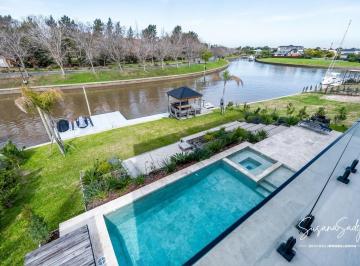 Casa · 410m² · 6 Ambientes · 2 Cocheras · Casa en Venta en El Yacht, Nordelta, Tigre