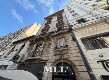 Departamento · 131m² · 5 Ambientes · Juan D. Perón y Av Callao. Antiguo. Categoría, 7 Piso. Muy Luminoso, Sup 131 m²