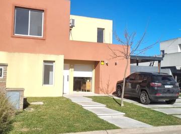 Casa de 5 ambientes, Tigre · Venta Casa 5 Ambientes en Barrio Semicerrado Santa Maria Sin Expensas