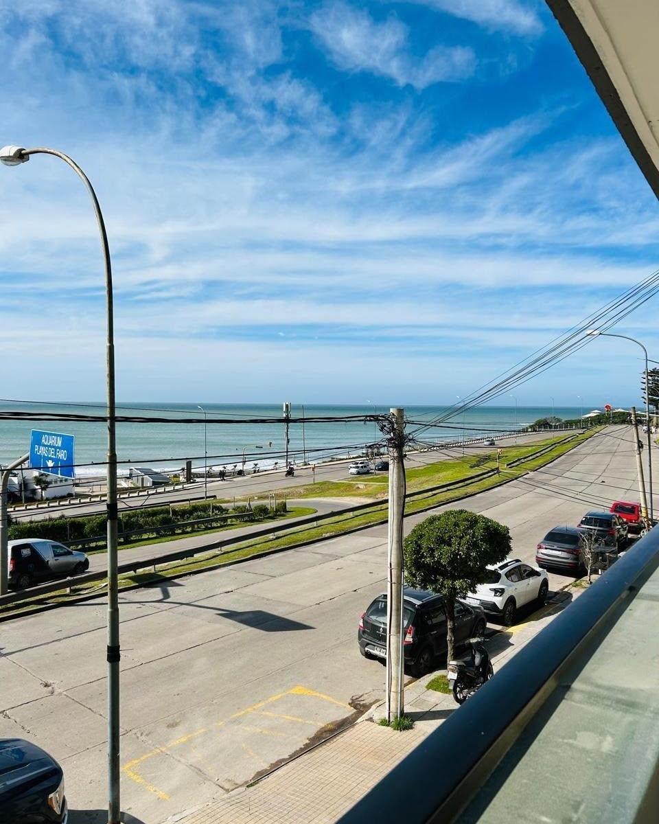 Excelente departamento prácticamente sin uso, 90m² en Punta Mogotes con vista al mar