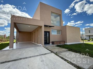 Casa · 185m² · 5 Ambientes · 2 Cocheras · Espectacular Casa a Estrenar, en Horizontes Al Sur, Canning