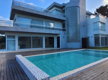 Casa · 250m² · 4 Ambientes · Venta y Alquiler en Pinamar Segunda Linea de Mar - Spa