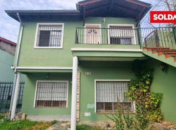 Casa · 168m² · 6 Ambientes · 5 Cocheras · Casa en Venta - Lote Propio - 2 Viviendas