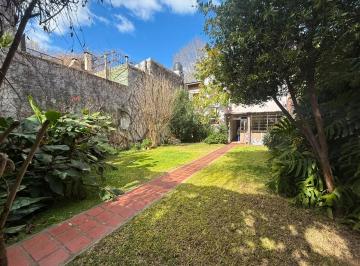 Casa · 155m² · 4 Ambientes · 1 Cochera · Casa de 5 Ambientes I Gran Parque I Quincho con Parrilla I