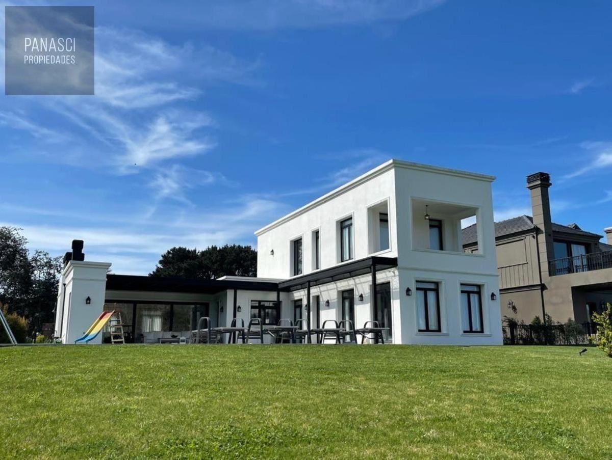 Alquiler | casa en barrio rumenco