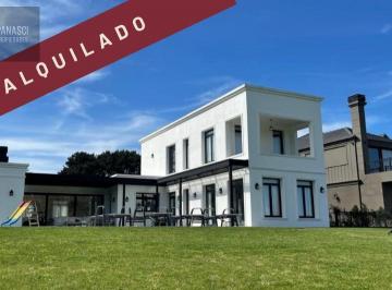 Casa · 280m² · 4 Ambientes · Alquiler Casa en Rumenco