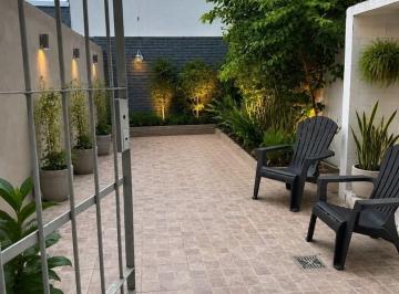 PH · 110m² · 4 Ambientes · Departamento PH en Venta en Villa Sarmiento, Morón, G. B. a. Zona Oeste