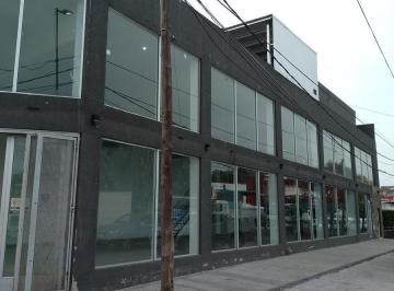 Local comercial · 357m² · 6 Ambientes · 5 Cocheras · Excelente Local Comercial Ubicado Estrategicamente en Moron