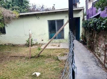 Departamento de 2 ambientes, Almirante Brown · Depto Interno, C/entrada Auto - Burzaco Este.