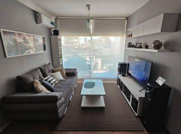 Amplio Living comedor super Luminoso · Excelente 2 Amb Muy Luminoso C/ Balcón, Amenities y Seguridad 24hs