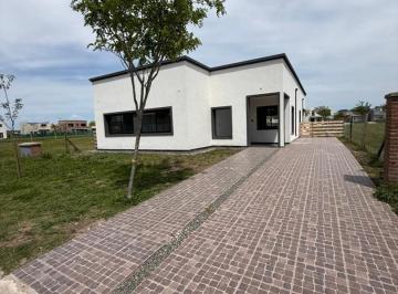 Casa · 156m² · 5 Ambientes · 4 Cocheras · Casa en Venta en San Pablo, Pilar, G. B. a. Zona Norte