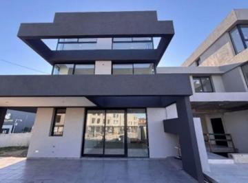 Departamento · 110m² · 5 Ambientes · Departamento Triplex en Venta en Nordelta, Tigre, G. B. a. Zona Norte