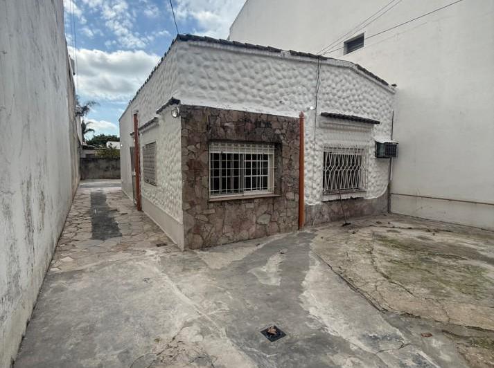 Casa · 80m² · 4 Ambientes · 1 Cochera