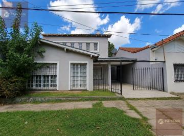 Casa · 340m² · 6 Ambientes · 1 Cochera · Casa en Venta Bella Vista 5 Dorm. y Cochera