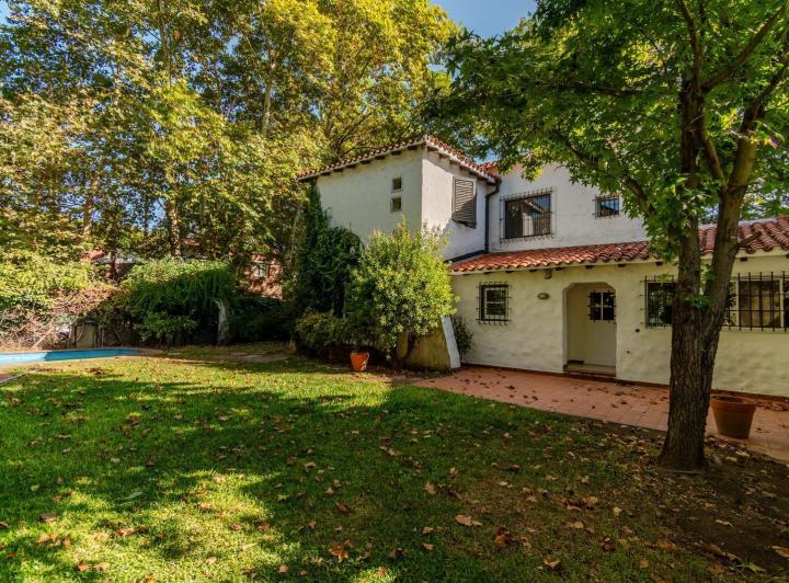 Terreno · 265m² · 6 Ambientes · 3 Cocheras