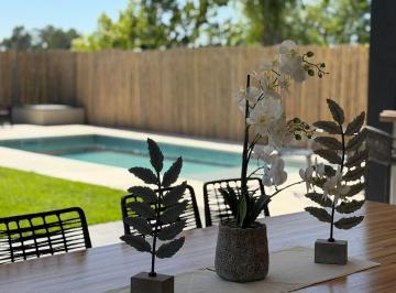 Casa · 200m² · 4 Ambientes · 1 Cochera · Casa en Venta en Vila Marina II, Villanueva, Tigre