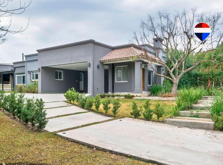 Casa · 296m² · 7 Ambientes