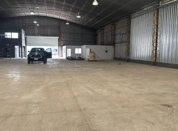 Bodega-Galpón · 2000m² · 4 Cocheras · Alquiler de Nave Industrial con Oficinas Sobre Acceso Oeste - Moreno